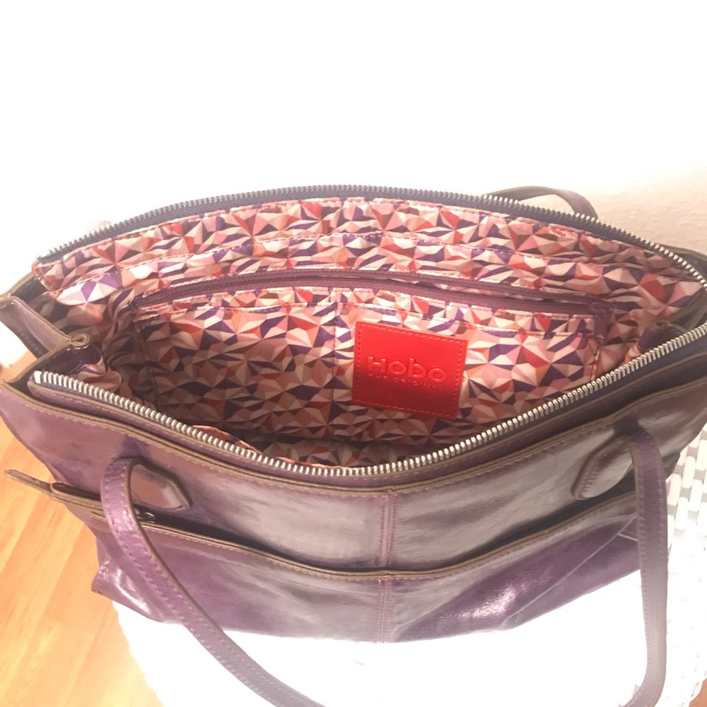 HOBO Handbag - Picture 3 of 8